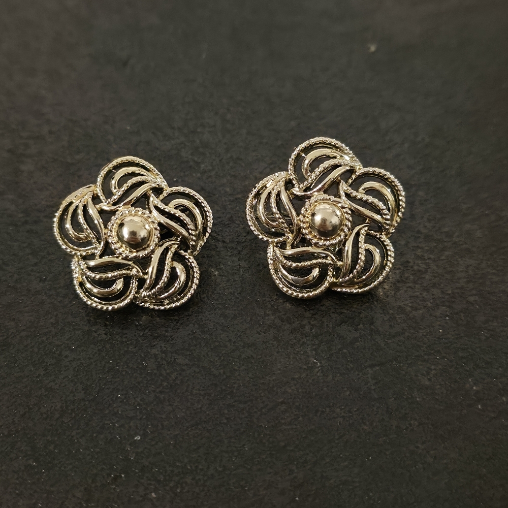Gold Coro Floral Clipons